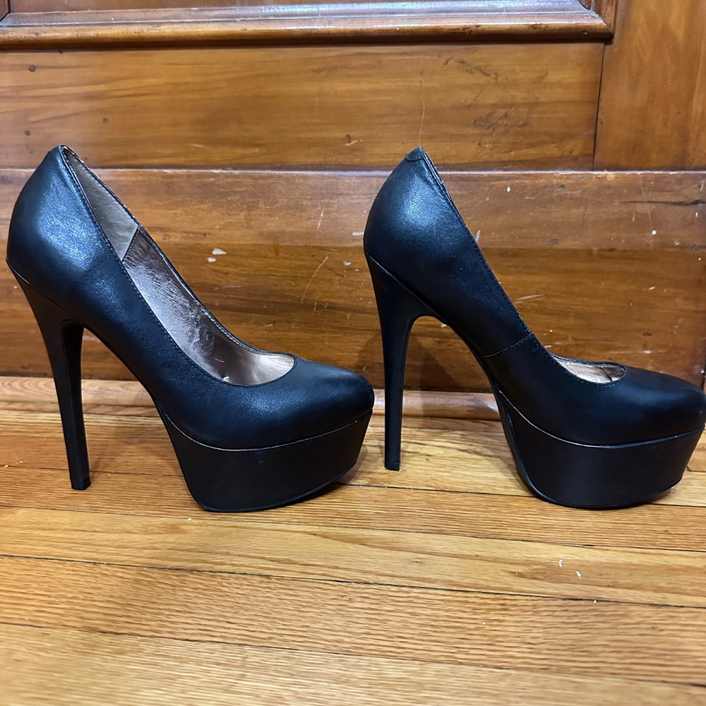 Steve Madden Ultra High 6” Platform Heels - Black Leather